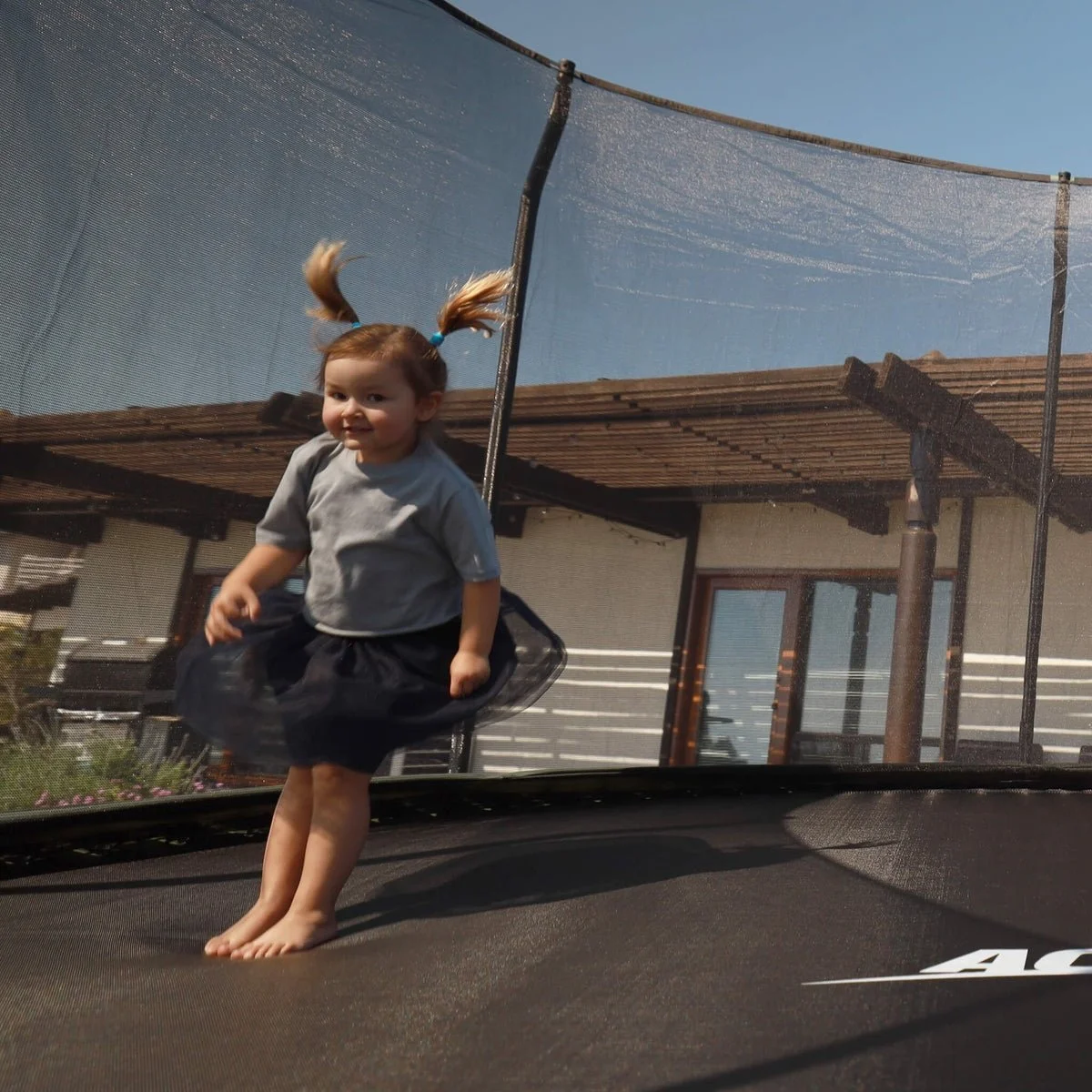 Acon 12 ft Round Trampoline with Safety Net and Ladder - Image 3