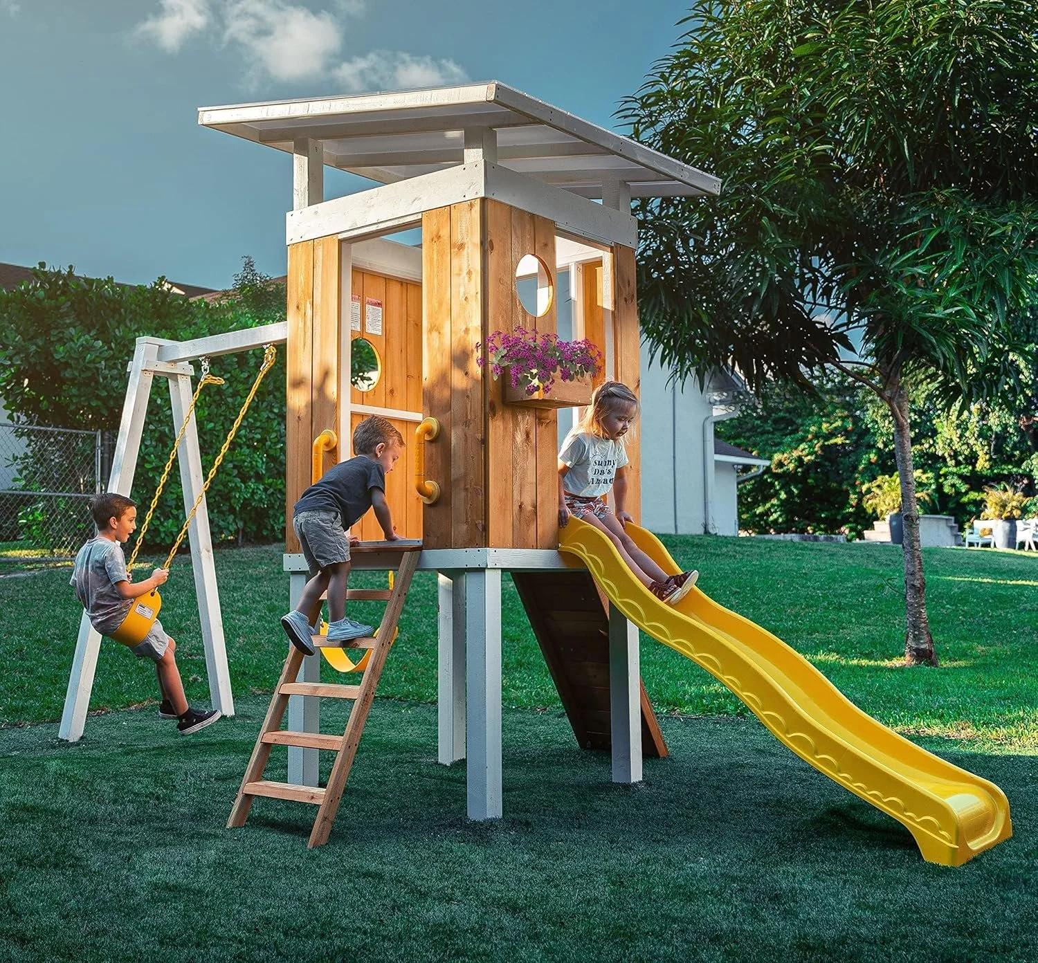 Avenlur Modern Backyard Outdoor Swing Set