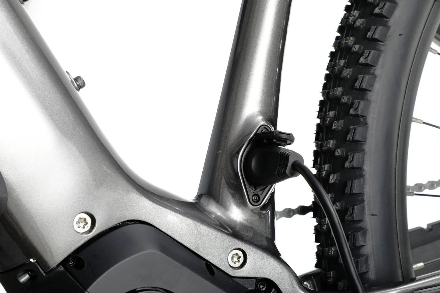 Aventon Electric Mountain Bike with Full Suspension - Image 3