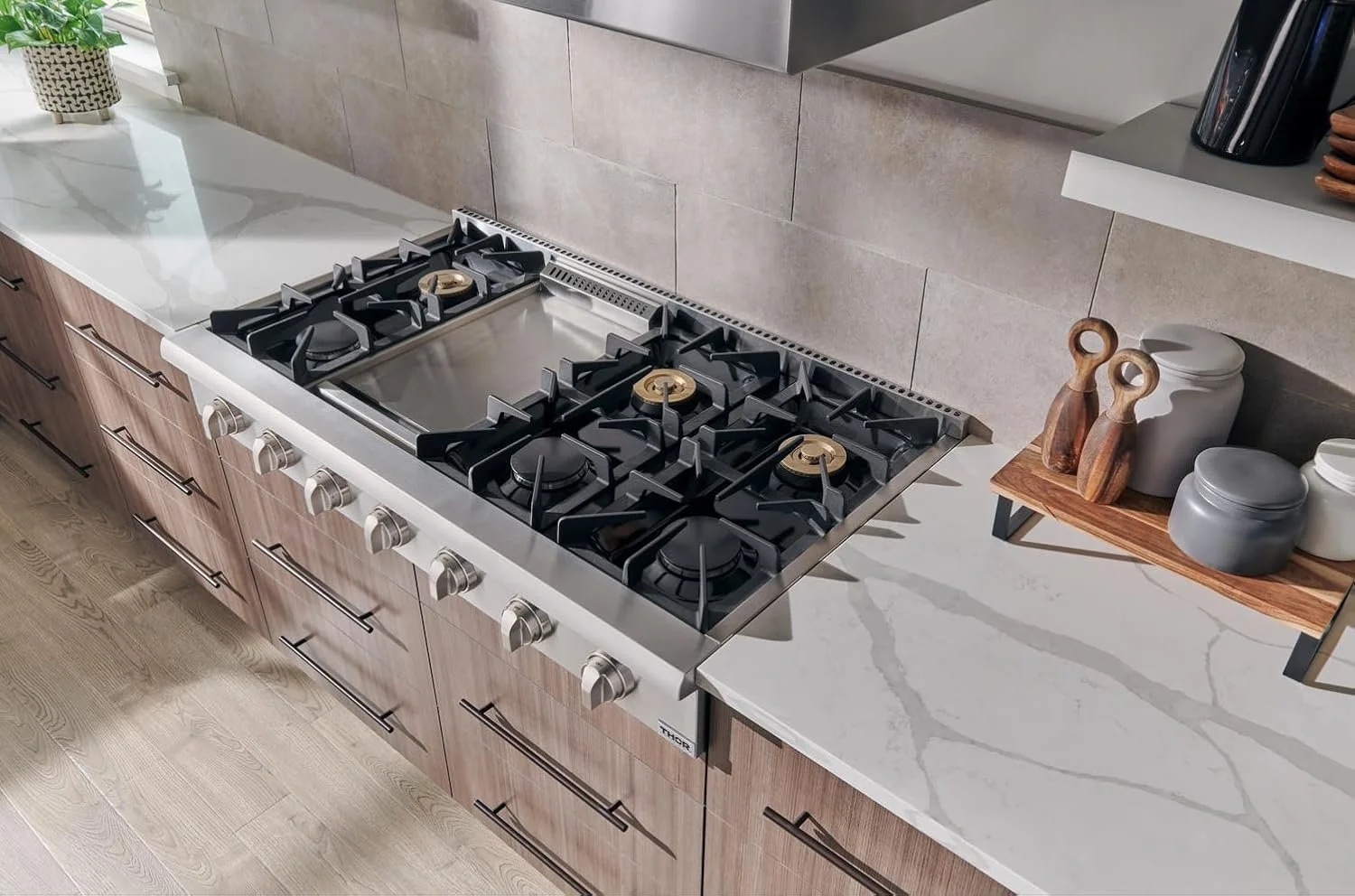 Thor Kitchen 36 Inch Gas Rangetop - Image 4