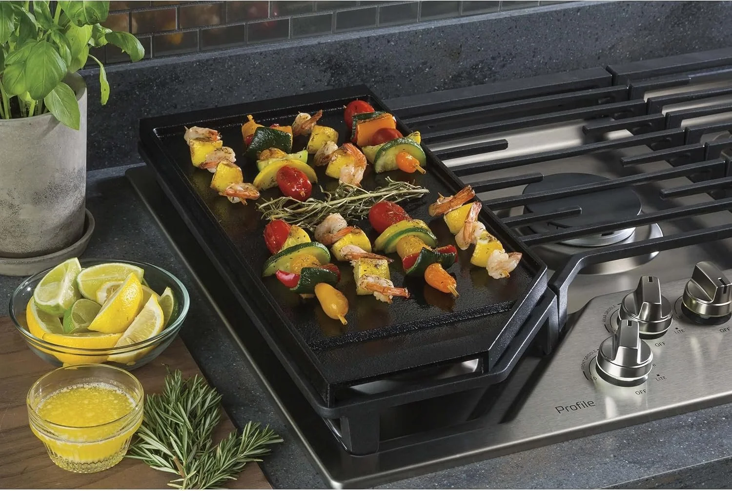 GE Profile 30 Inch Built-In Gas Cooktop - Image 4