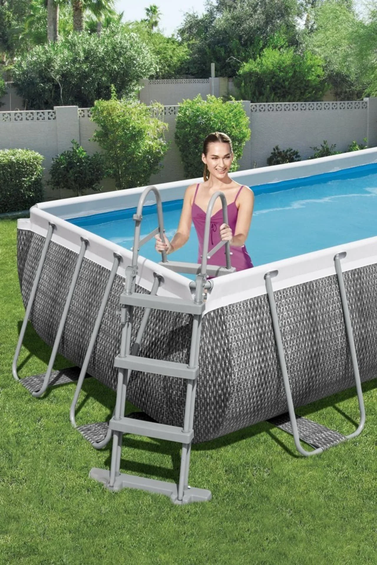 Bestway Above Ground Steel Frame Pool Set - Image 2